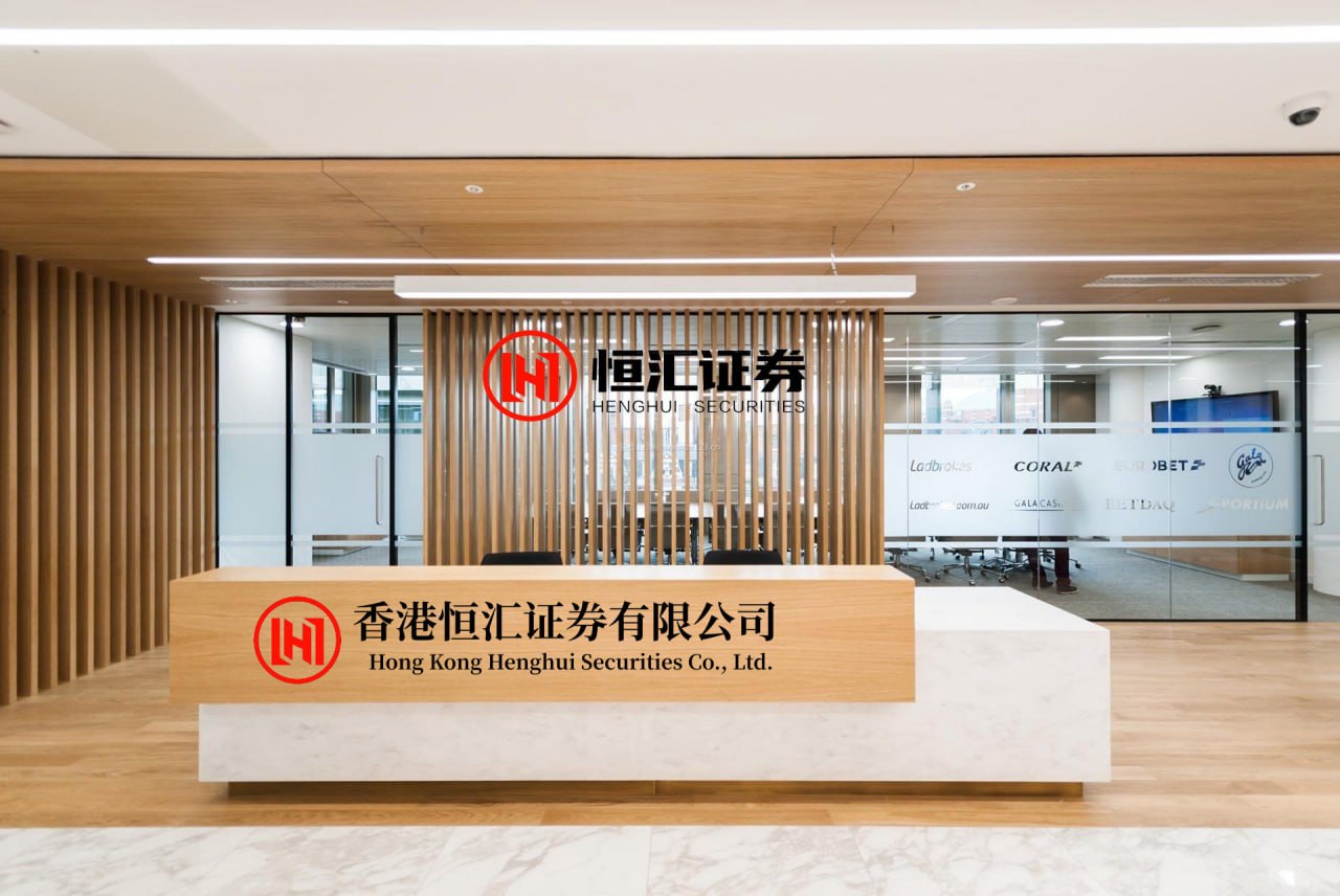 盈利通 米兰转会市场陷入僵局, 阿莫林的保守策略令球队难以引援, 教练意在稳固现有...